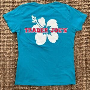 Trader Joe’s Hibiscus Logo Graphic Tee Blue Women’s M Cotton Casual T-Shirt EUC
